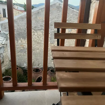 Stin Avli Tou Pavlou 公寓 *