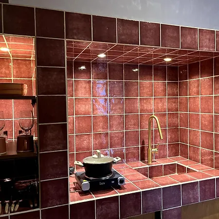 Stin Avli Tou Pavlou